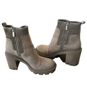 JLO by Jennifer Lopez Emalee Platform Ankle Boot ln Gray Beige / Greige Size 8.5